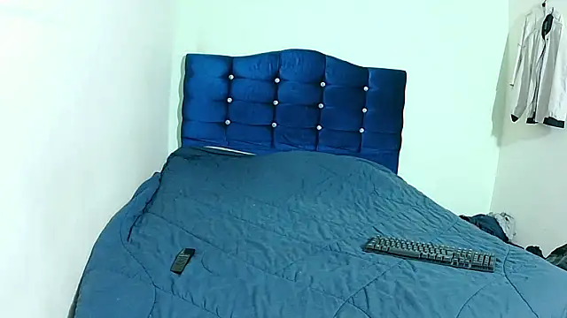 ashleey palmer online show from March 20, 11:42 pm