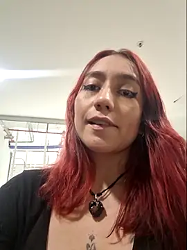 Eveeelyn25 online show from November 28, 10:57 pm