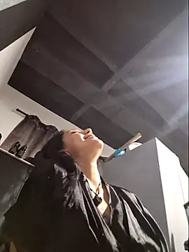 Eveeelyn25 online show from May 21, 8:01 am
