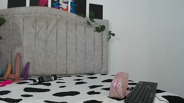 Tinyy Star online show from March 5, 4:47 pm