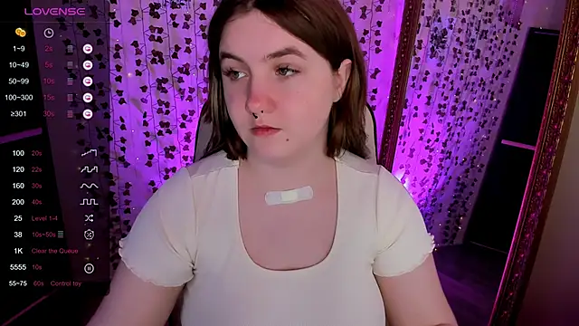 lovelyy julia online show from March 21, 8:19 am