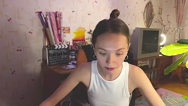 PaulaTisch online show from December 1, 6:43 pm