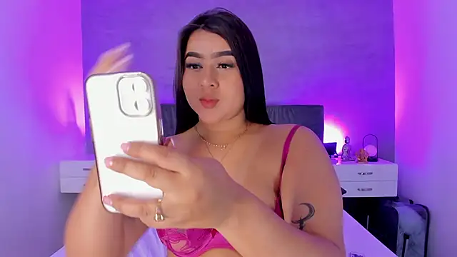 alejandrarojas  online show from December 18, 12:32 pm