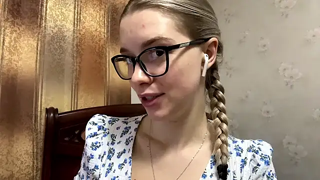 MichikoWienandt online show from November 26, 5:08 am