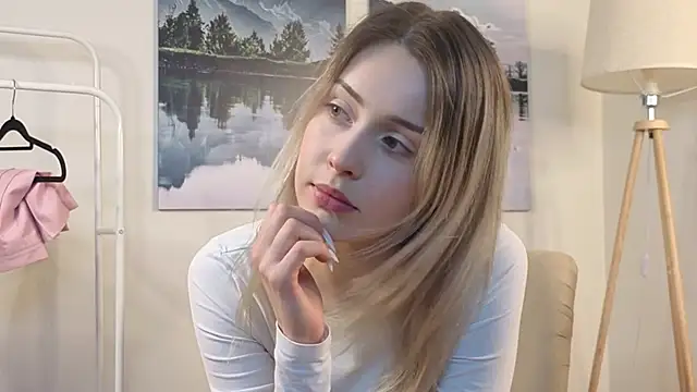 ElaneHamper online show from November 24, 8:49 am