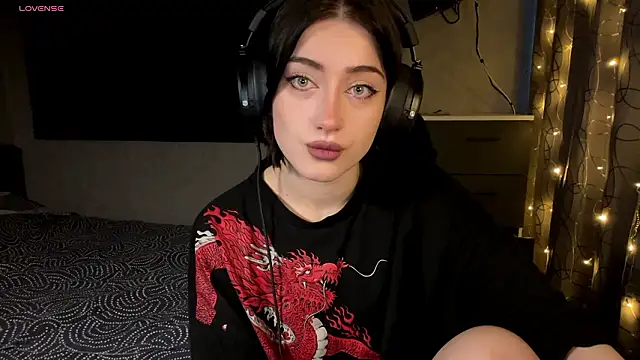 Meowluly online show from February 5, 10:02 pm