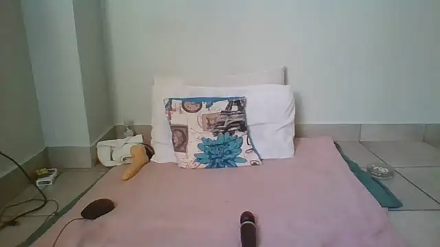 SexyCurves9 online show from April 1, 7:53 am