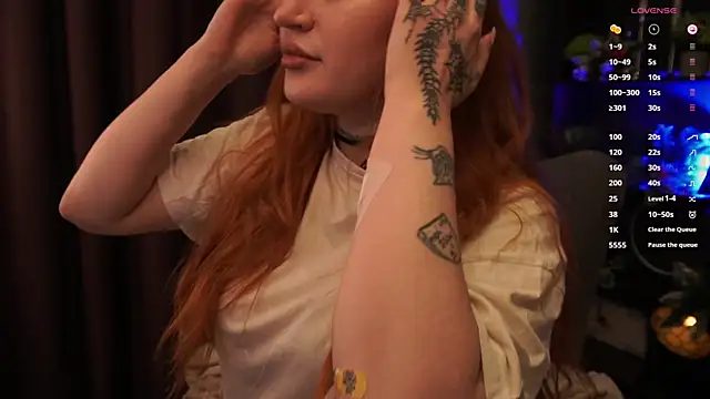 LucyLuice online show from December 2, 5:09 am