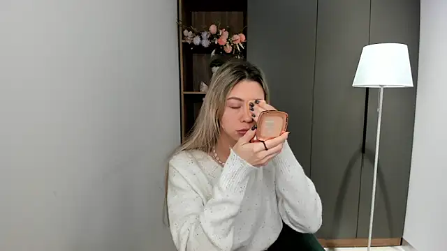 KatriceGodina online show from November 27, 9:01 am