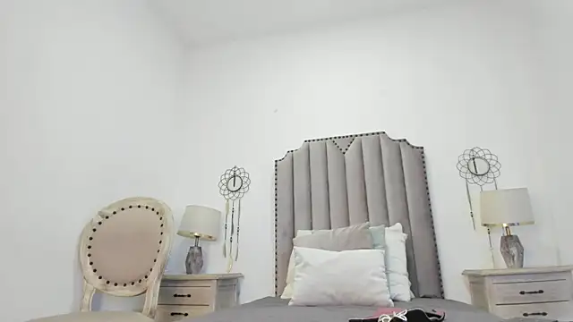 emma scott 7 online show from December 1, 11:25 am