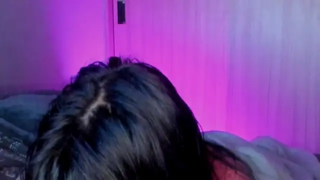 SaraAndrade  online show from July 7, 11:24 am