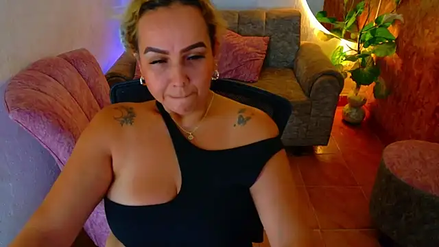 Aunty milf online show from April 1, 7:11 pm