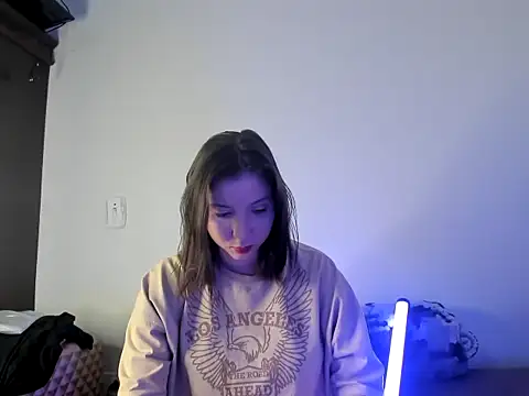 Brunetthe online show from December 4, 1:30 am