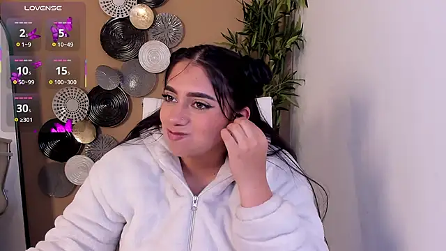 luna cute   online show from March 13, 9:05 pm