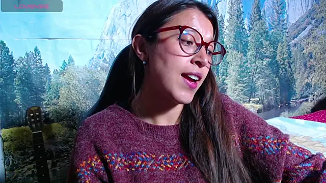 luanablood online show from April 17, 8:11 pm