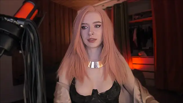 Mistress Iris online show from December 4, 6:30 pm