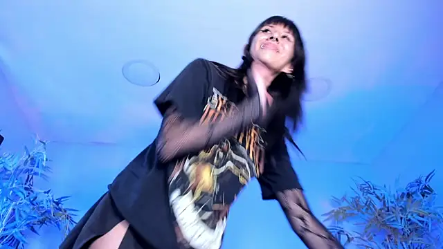 itsmroom  online show from January 5, 5:38 pm