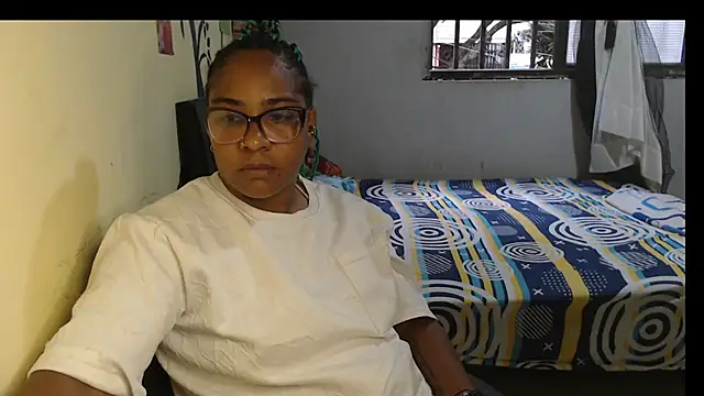 lia Hazbun online show from February 19, 10:52 pm