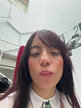 Mia fiire online show from April 15, 7:58 pm