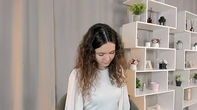 TifanyMeyerott online show from December 4, 10:28 am