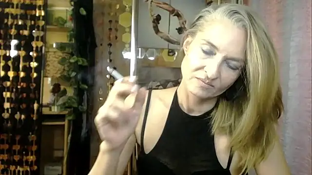 Soniakiss online show from July 5, 1:50 pm