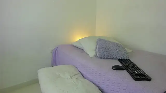 violetaebony online show from December 21, 3:27 pm