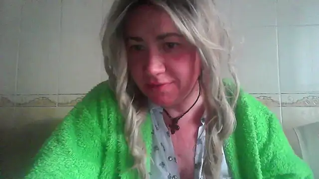 ClaireShannon online show from December 18, 1:16 pm