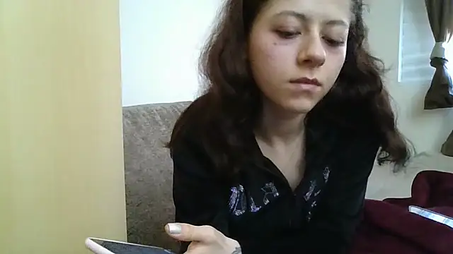 GabriellaManhas online show from June 28, 1:07 pm
