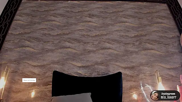 Mia Luxor online show from April 4, 11:53 am