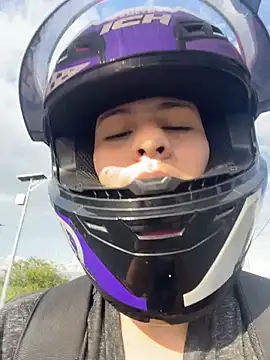 dakota021 online show from April 20, 9:29 pm