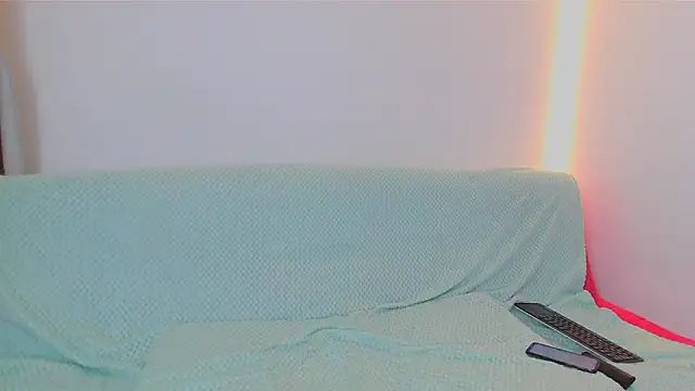 Erzsi-Moon online show from March 8, 2:43 pm