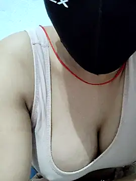 RADHIKA-1143 online show from December 18, 1:54 am