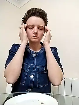 Amy01112 online show from April 1, 7:00 pm