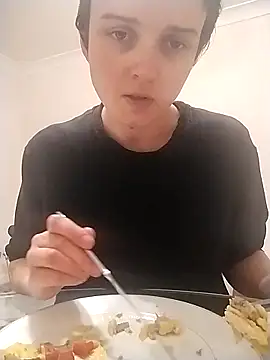 Amy01112 online show from April 14, 10:10 pm