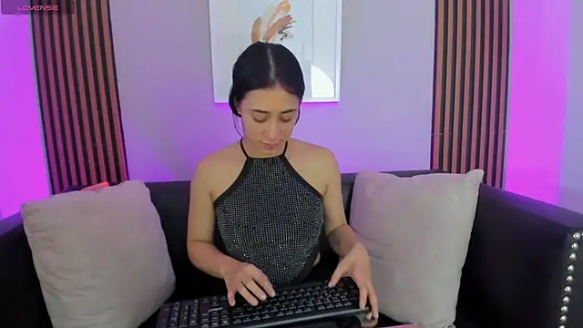 Ariana collinss online show from June 2, 12:06 pm