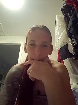 poleslut69 online show from December 18, 1:32 am