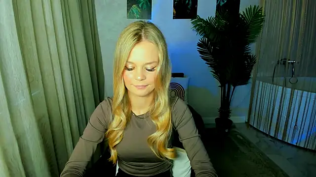 MidnighteAura online show from May 30, 11:41 am