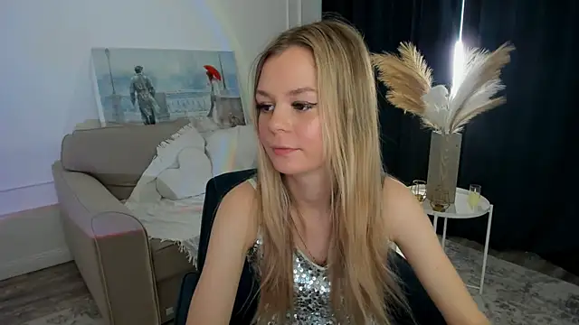 MidnighteAura online show from May 28, 4:21 am