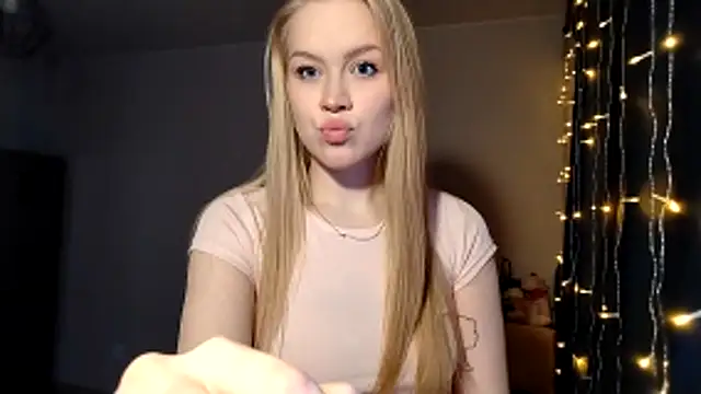 LunaPeony online show from January 19, 9:27 am