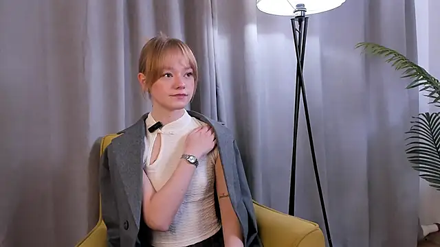 MatthewHoffis online show from December 3, 10:17 am