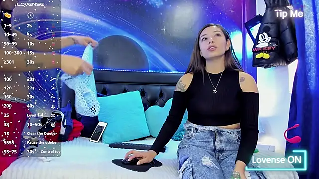 liittleangelss  online show from July 28, 7:39 pm