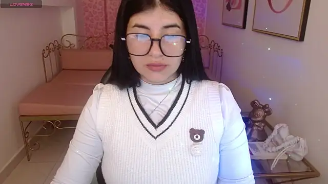 Nina harpper  online show from March 28, 1:21 pm