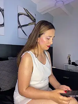 ViennaMilf online show from February 8, 4:38 am