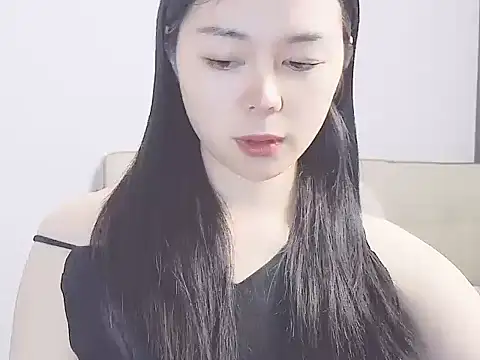 Helenlove2025 online show from December 4, 8:38 am