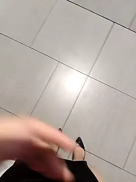 Miky Lyn online show from February 4, 4:37 am