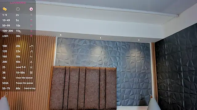 TiffanyHoustton online show from April 17, 12:51 pm