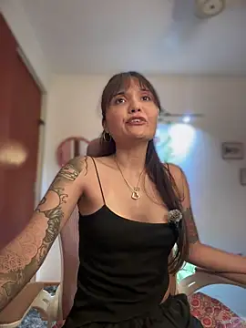 LuXarumi online show from December 20, 11:20 pm