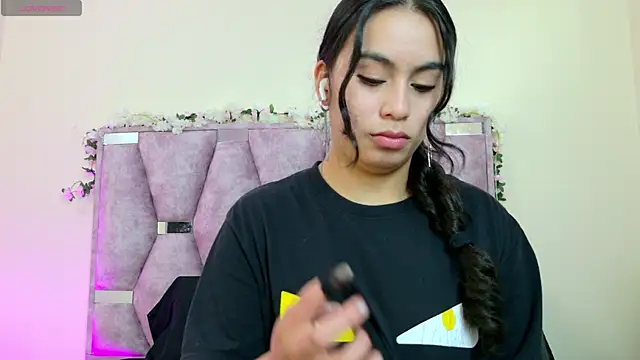 iris and damian online show from January 13, 4:22 pm