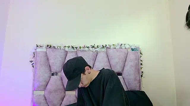 iris and damian online show from March 3, 5:30 pm