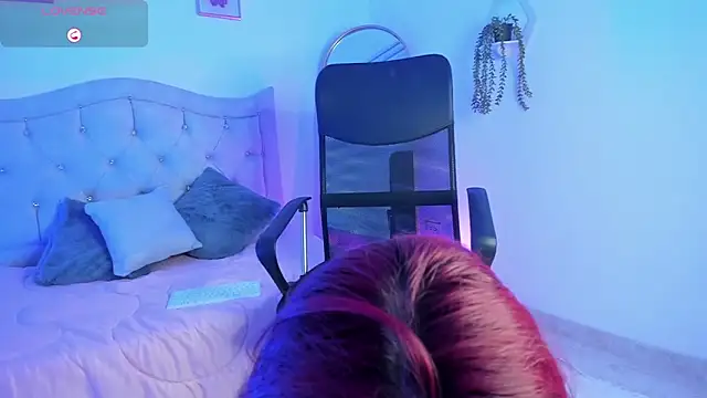 Naomi Xx online show from December 4, 1:35 pm